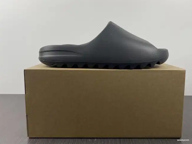 Slide Yeezy Onyx Adidas HQ6448 0502